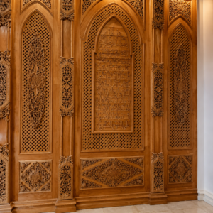 panel dinding kaligrafi ukir kayu jati mewah – dekorasi islami elegan