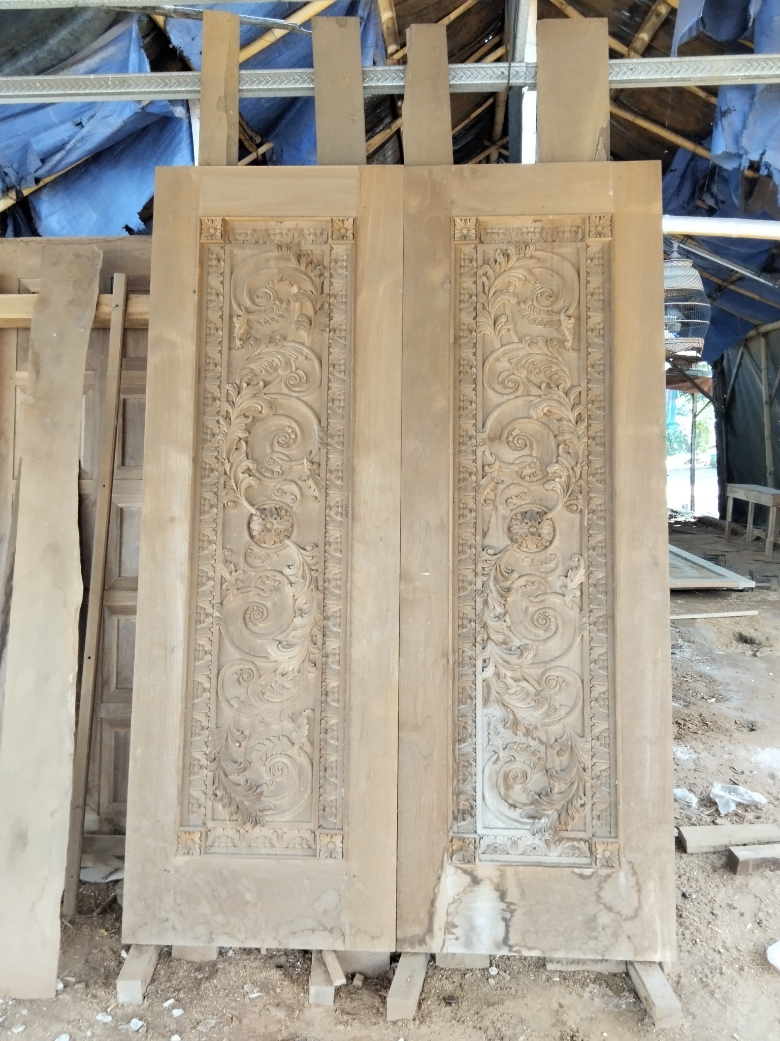 pintu ukir kayu jati premium natural black gold elegance pintu ukir kayu jati premium natural black gold elegance