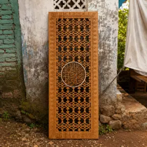 panel kaligrafi ukir kayu jati jepara motif geometris islami elegan